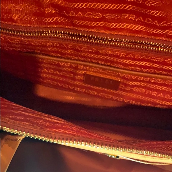 Orange Prada bag - Picture 3 of 9